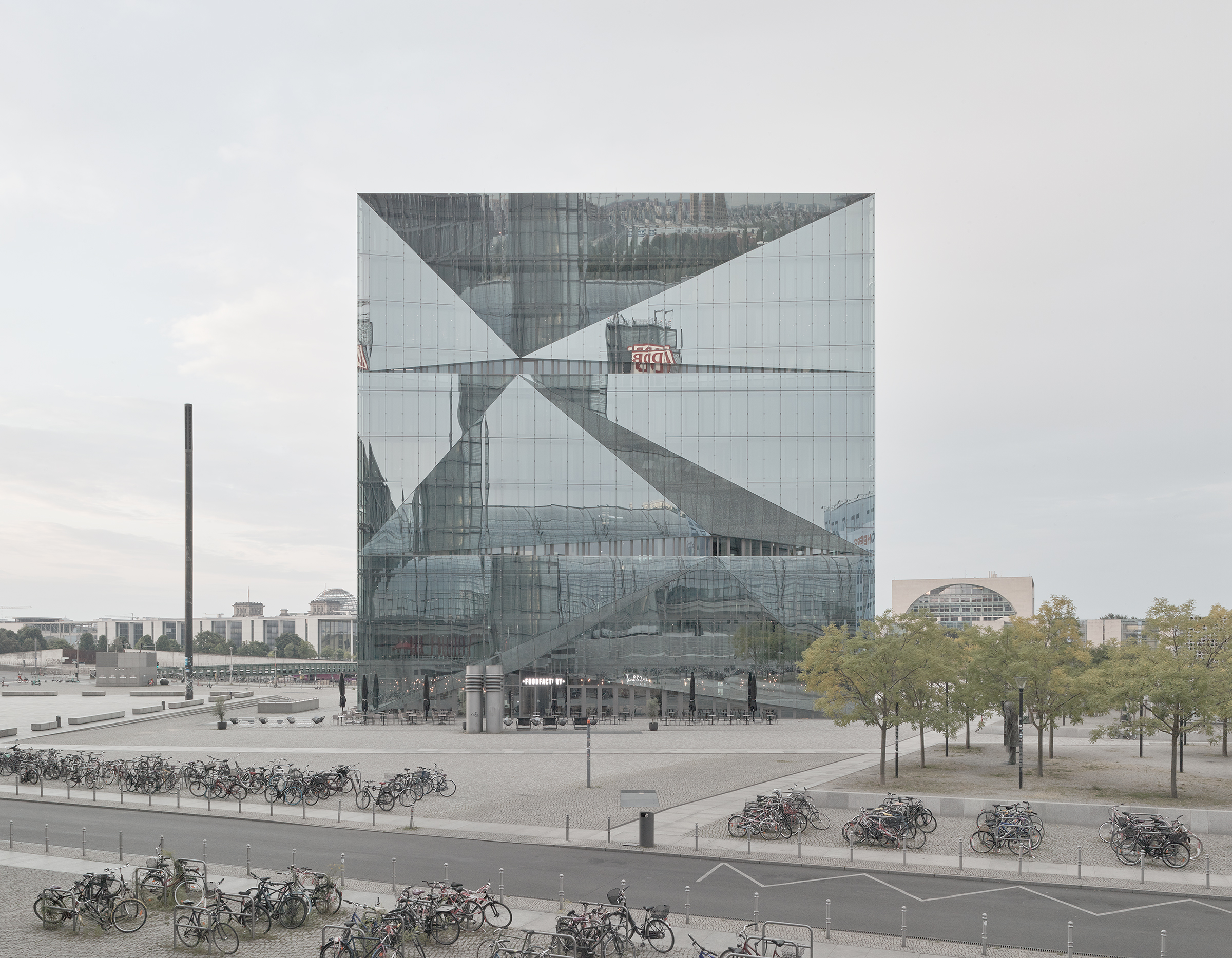 cube berlin von 3XN Architects, fotografiert von Marco Maria Dresen