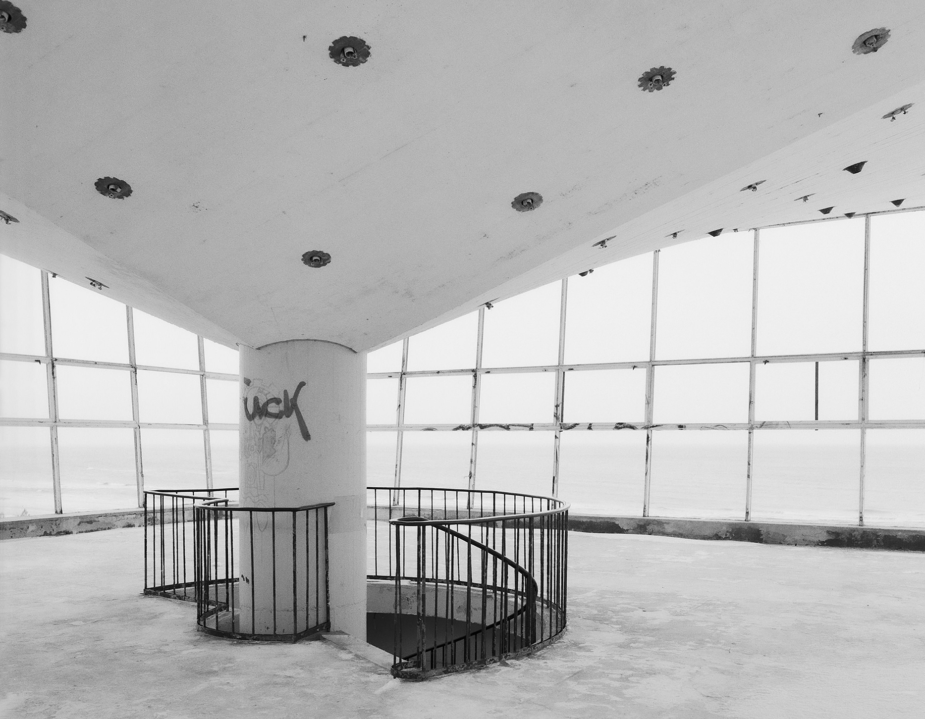 Gaststätte Inselparadies in Baabe/Rügen von Ulrich Müther, fotografiert von Marco Maria Dresen